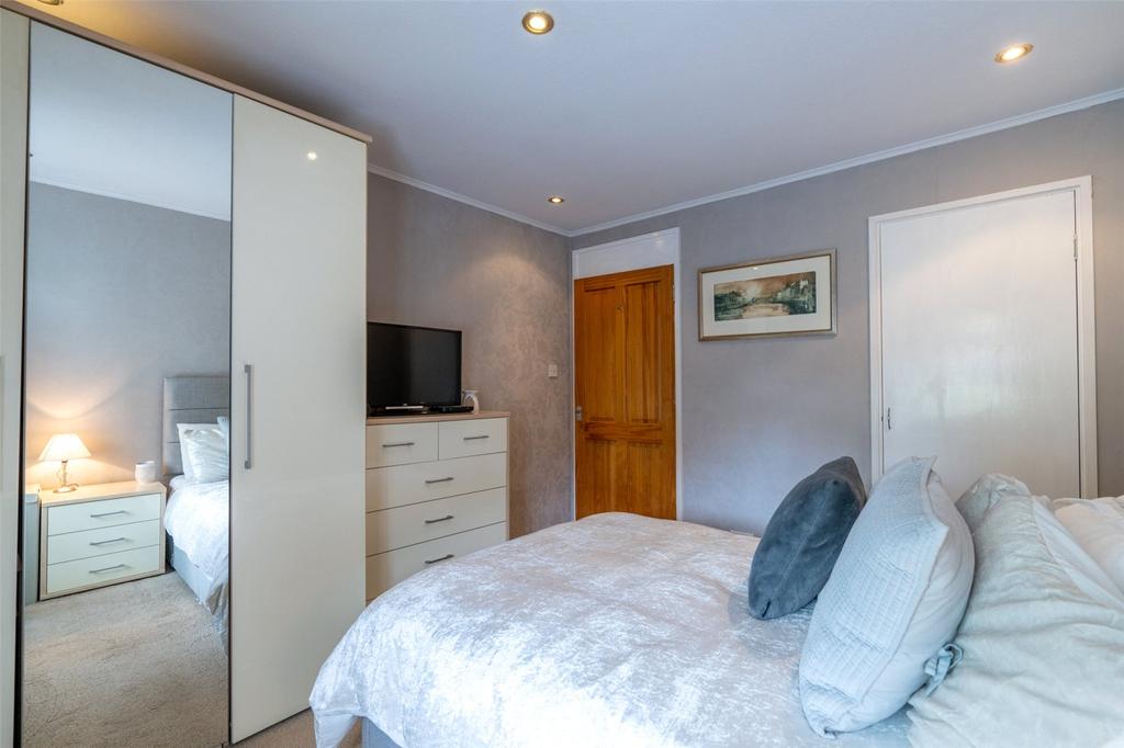 Bedroom 1 Alt