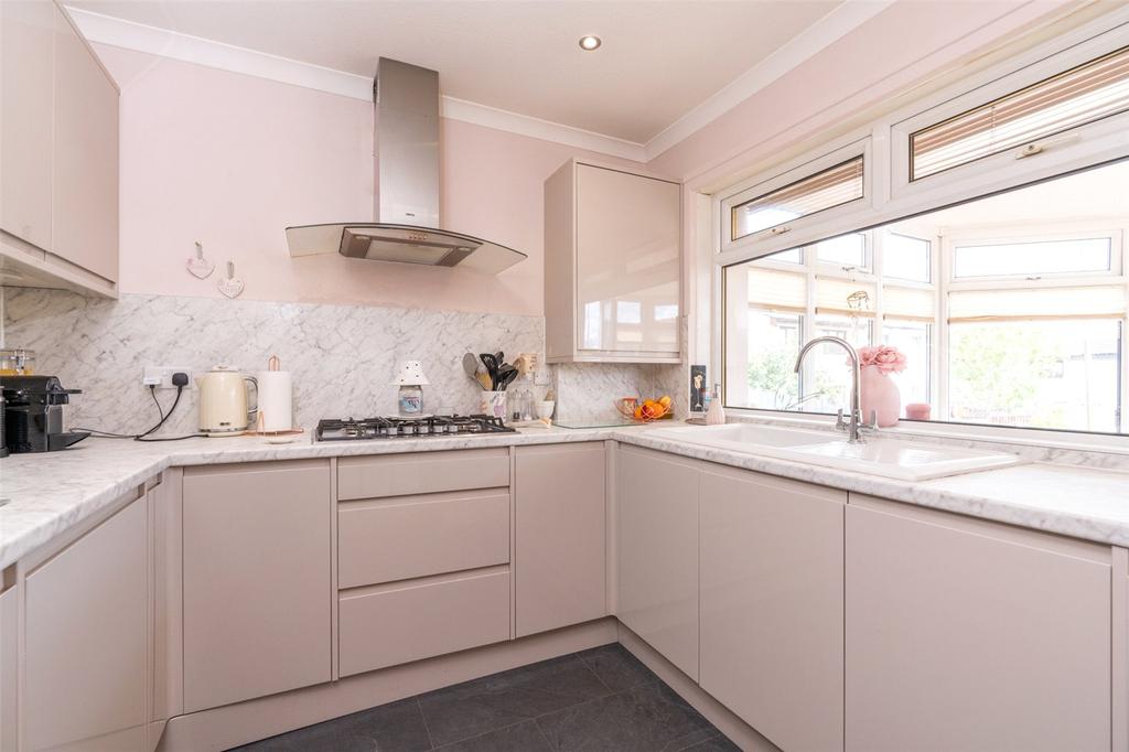 Kitchen Alt