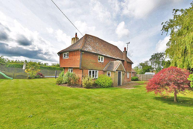 Sutton Road, Langley ME17 4 bed detached house for sale £750,000
