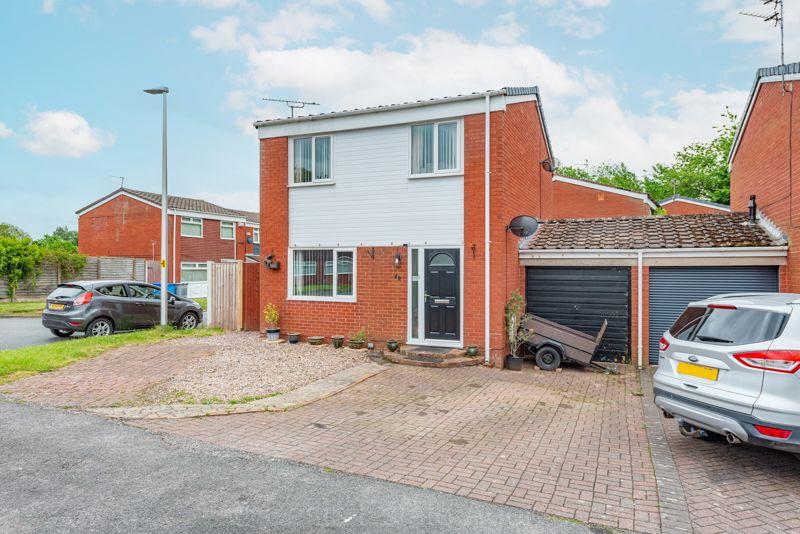 Porthleven Road, Sutton Park, Runcorn 3 bed link detached house £180,000