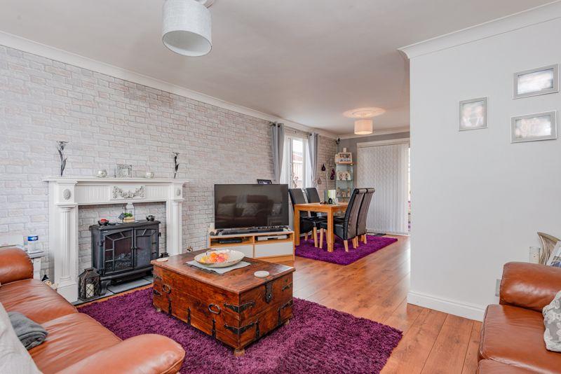 Porthleven Road, Sutton Park, Runcorn 3 bed link detached house £180,000