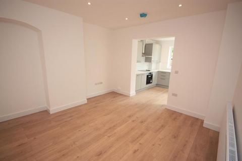 4 bedroom semi-detached house to rent, Bryony Road, Shepherds Bush, London, W12 0SS