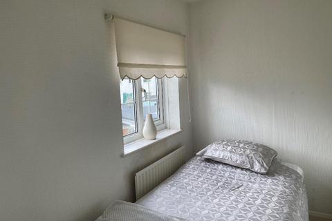 6 Willow Close, Bromley, BR2 8EG