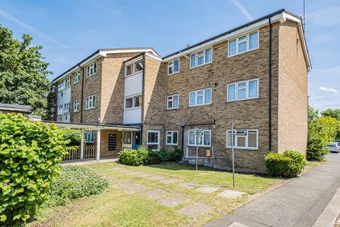 18 Apsley Close, Harrow, HA2 6AP