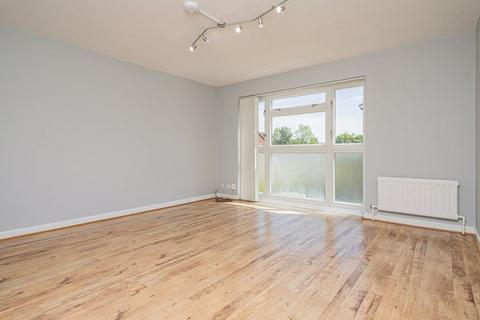 18 Apsley Close, Harrow, HA2 6AP