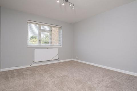 18 Apsley Close, Harrow, HA2 6AP