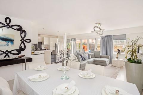 10 Mobbs Close, Stoke Poges, Slough, SL2 4FF