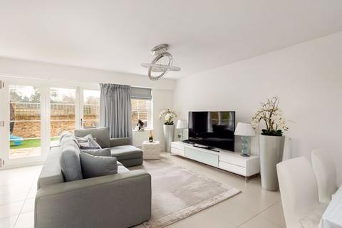 10 Mobbs Close, Stoke Poges, Slough, SL2 4FF