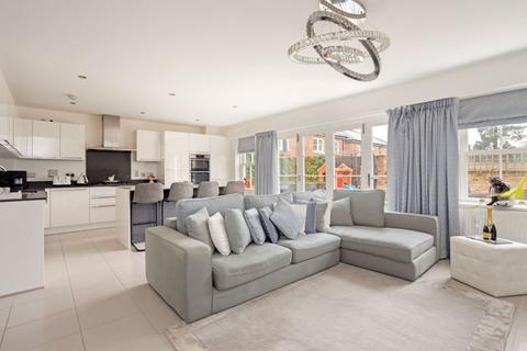 10 Mobbs Close, Stoke Poges, Slough, SL2 4FF