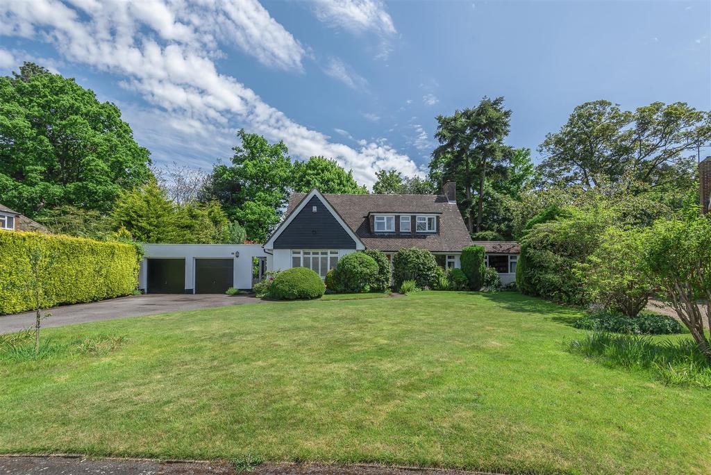 Chiltley Way, Liphook 4 bed detached house £995,000