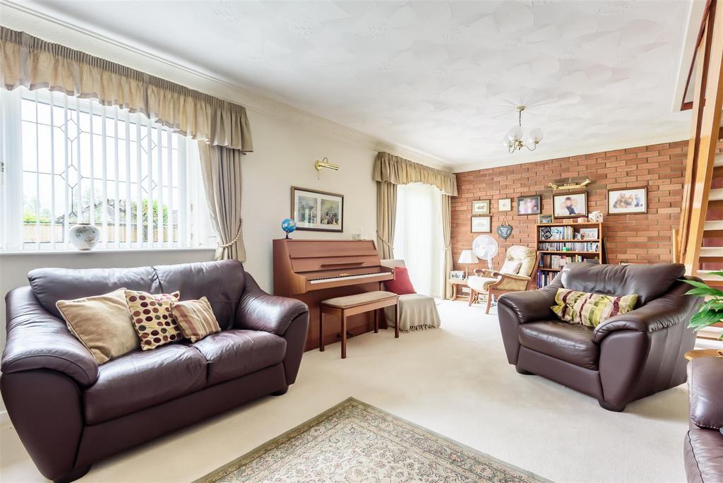 Waun Gron Road, Treboeth, Swansea 4 bed detached house £320,000