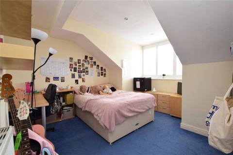 6 bedroom terraced house for sale - Burchett Grove, Leeds