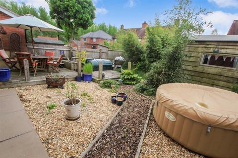 2 Centenary Close, Kinnerley, Oswestry, SY10 8EQ