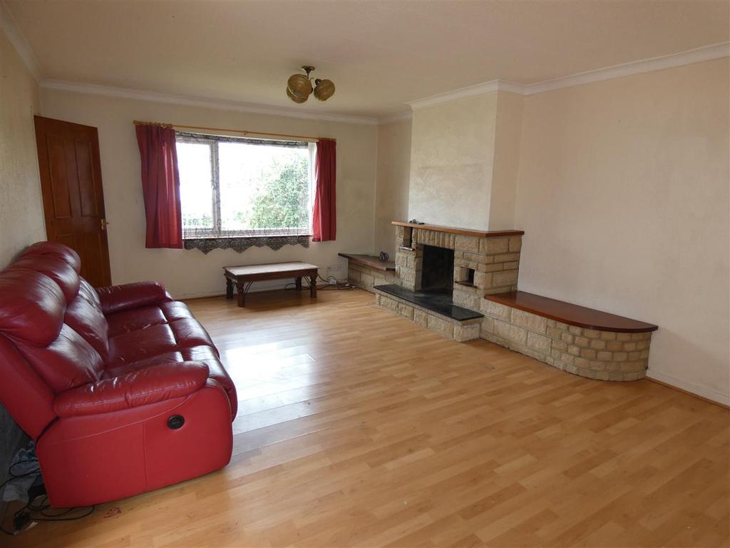 Kent Avenue, Slough 3 bed semidetached house £425,000