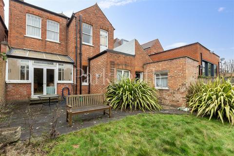 65 Exeter Road, London, NW2 4SE