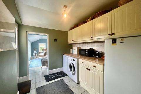 3 Brantingham Road, Elloughton, Brough, HU15 1HX