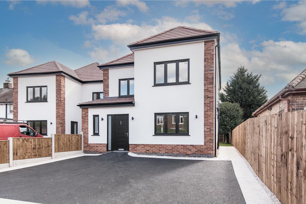 Chesterfield Drive, Burton Joyce NG14 4 bed detached house £495,000