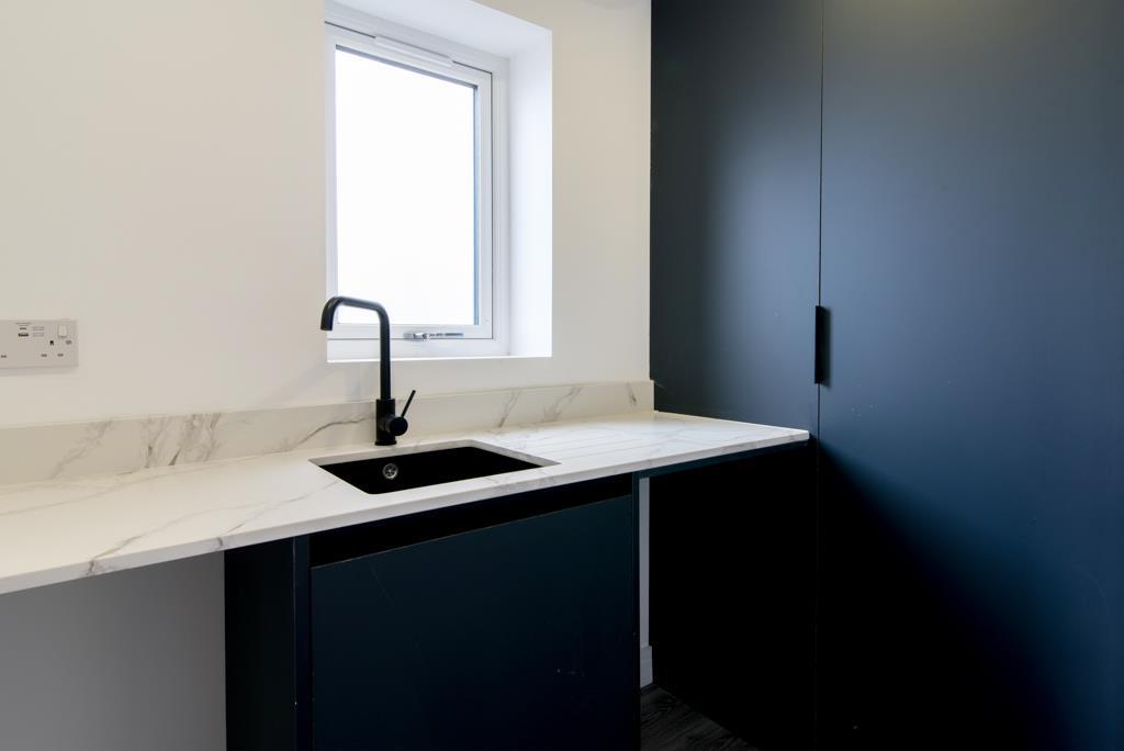 46 chesterfield av (3 of 28).jpg