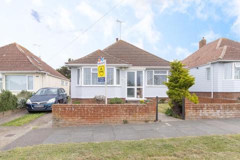 2 bedroom detached bungalow for sale - Botany Road, Broadstairs