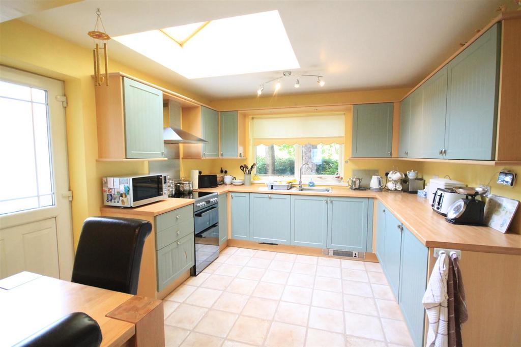 Hollowdene, Crook 3 bed bungalow for sale £220,000