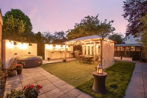 85 Bromham Road, Bedford, MK40 4BS