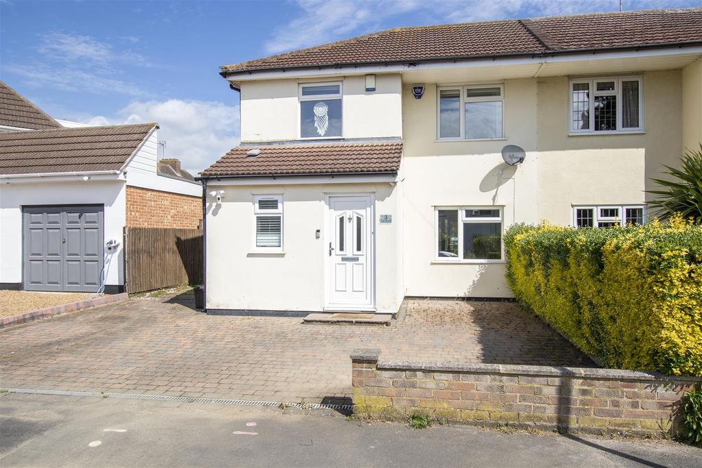 The Drive, Goffs Oak 3 bed semidetached house £600,000