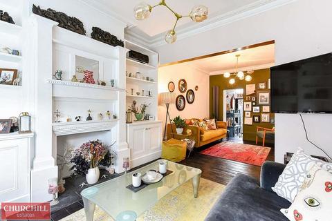 16 Chestnut Avenue North, London, E17 3NF