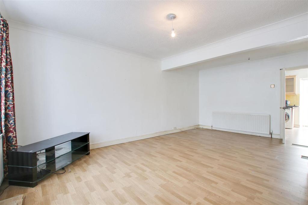 Endeavour Road, Cheshunt 2 bed terraced house £375,000