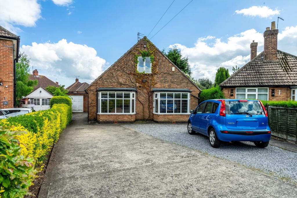 Newlands Drive, York 6 bed detached house £485,000