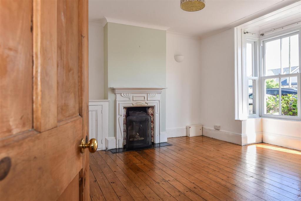 Church Road, Selsey, Chichester 3 bed terraced house £329,950