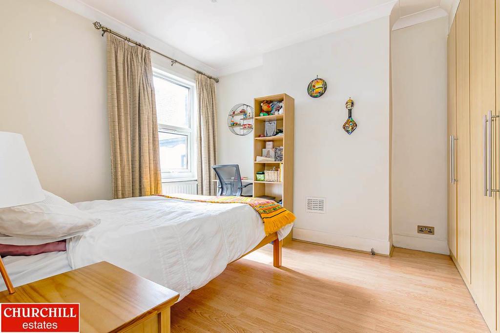Wellesley Road, Wanstead 1 bed flat for sale £400,000