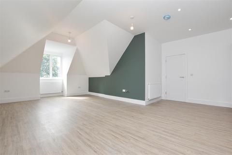 2 bedroom flat for sale - Whippendell Road, Watford