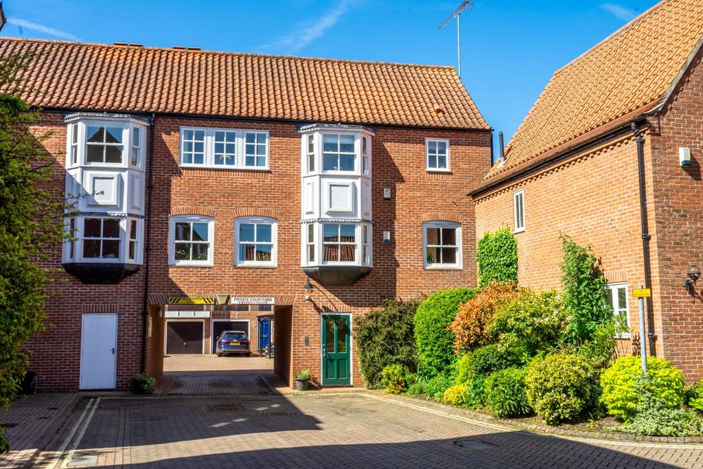 St. Andrew Place, York 2 bed apartment £375,000