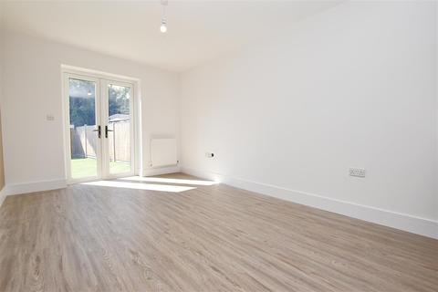 2 bedroom flat for sale - Whippendell Road, Watford