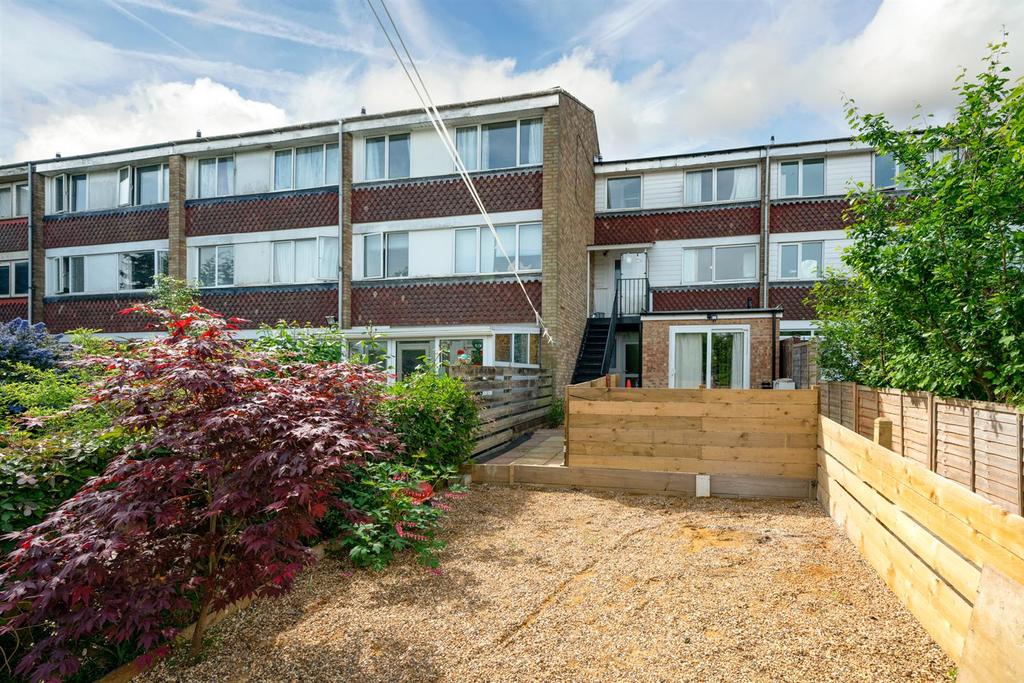 Crawley Drive, Hemel Hempstead 3 bed £280,000