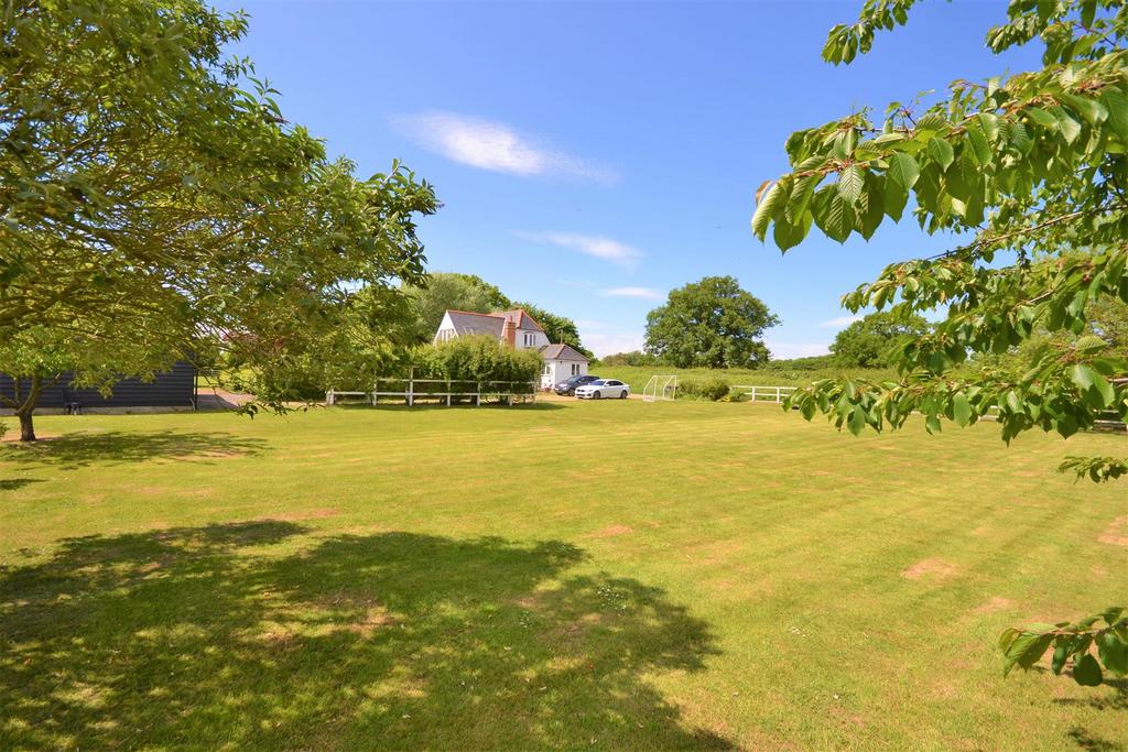 Bacons Chase, BradwellonSea 3 bed detached house £750,000