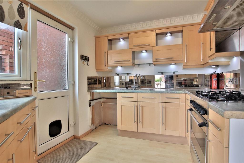 Bowler Road, Northway, Tewkesbury 2 bed bungalow £285,000