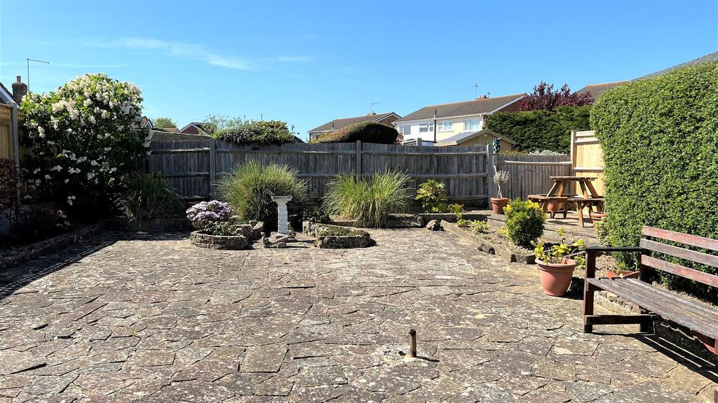 Cunningham Drive, Langney Point... 2 bed detached bungalow £365,000