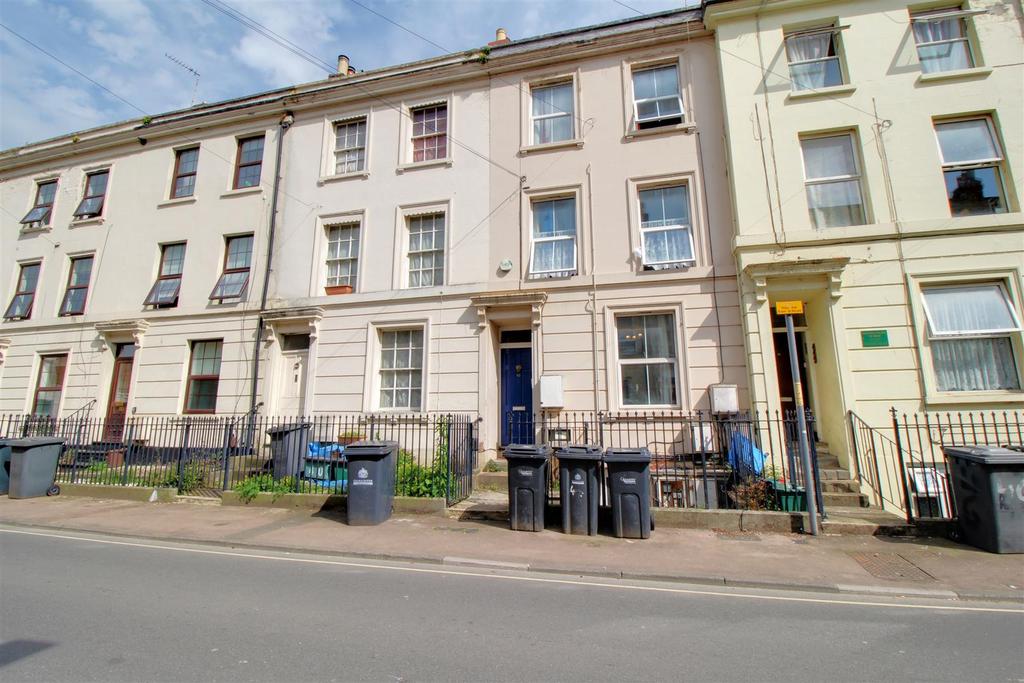 Wellington Street, Gloucester 1 bed flat £110,000