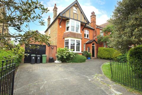 5 bedroom semi-detached house for sale - Ollards Grove, Loughton