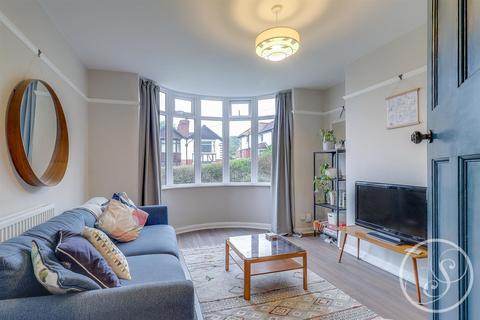 14 Roxholme Terrace, Leeds, LS7 4JH