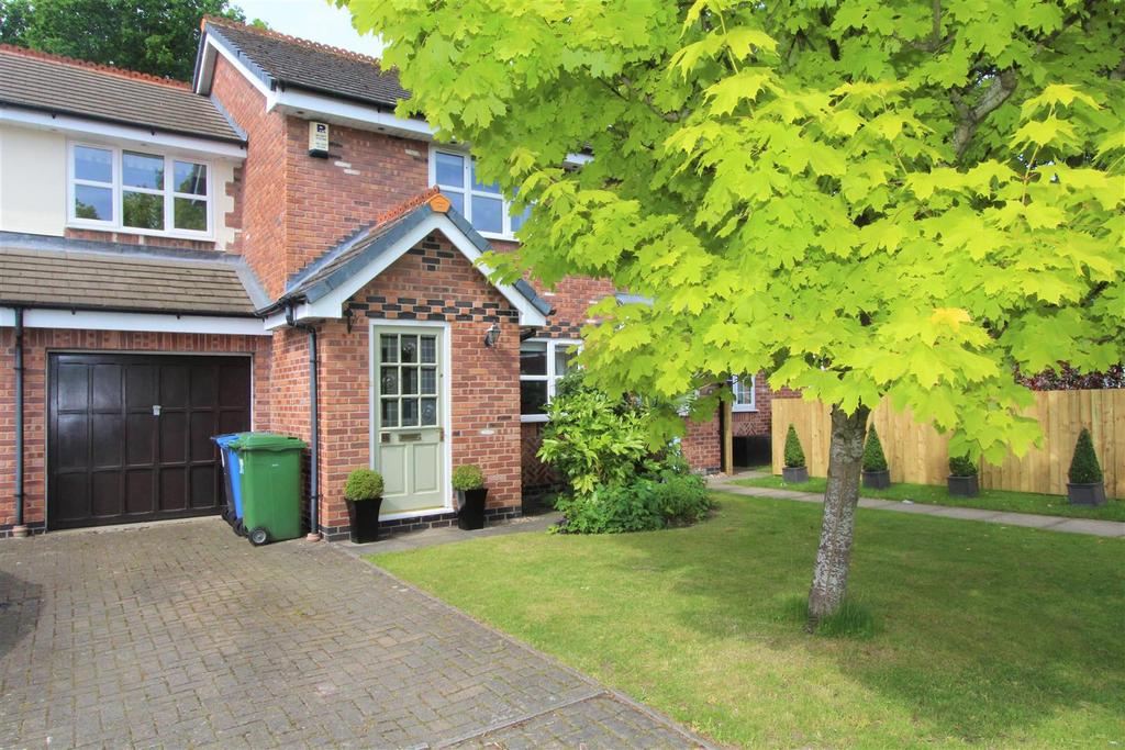 Bucklow Gardens, Lymm 3 bed semidetached house £1,350 pcm (£312 pw)