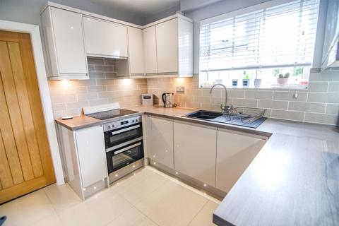 81 Farm Road, Kendray, Barnsley, S70 3DL