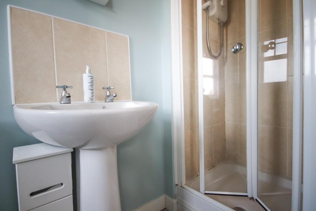 En Suite Shower Room