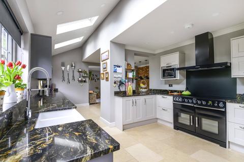 Thistledown Abbotswood Close, Guildford, GU1 1XA