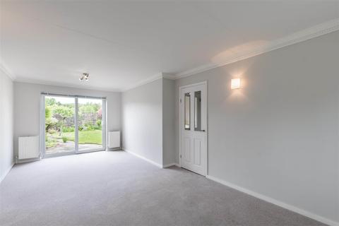 24 Leyfield Road, Dore, Sheffield, S17 3EE