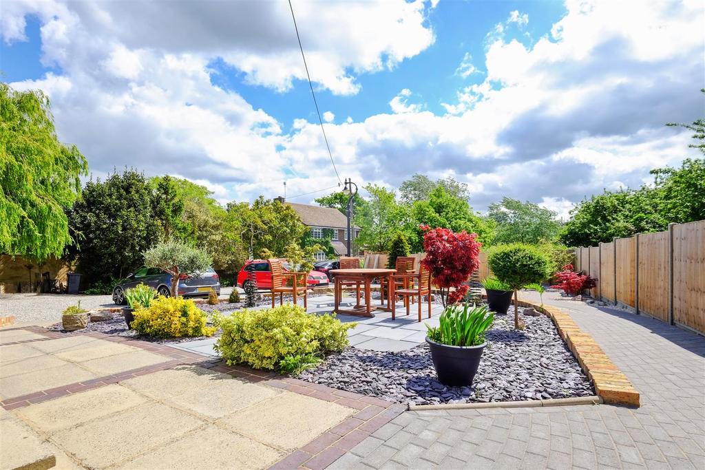 Golden Hill, Whitstable 4 bed detached house £725,000