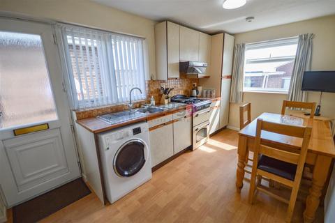 2 bedroom detached house for sale - Dunedin Grove, Halfway, Sheffield, S20