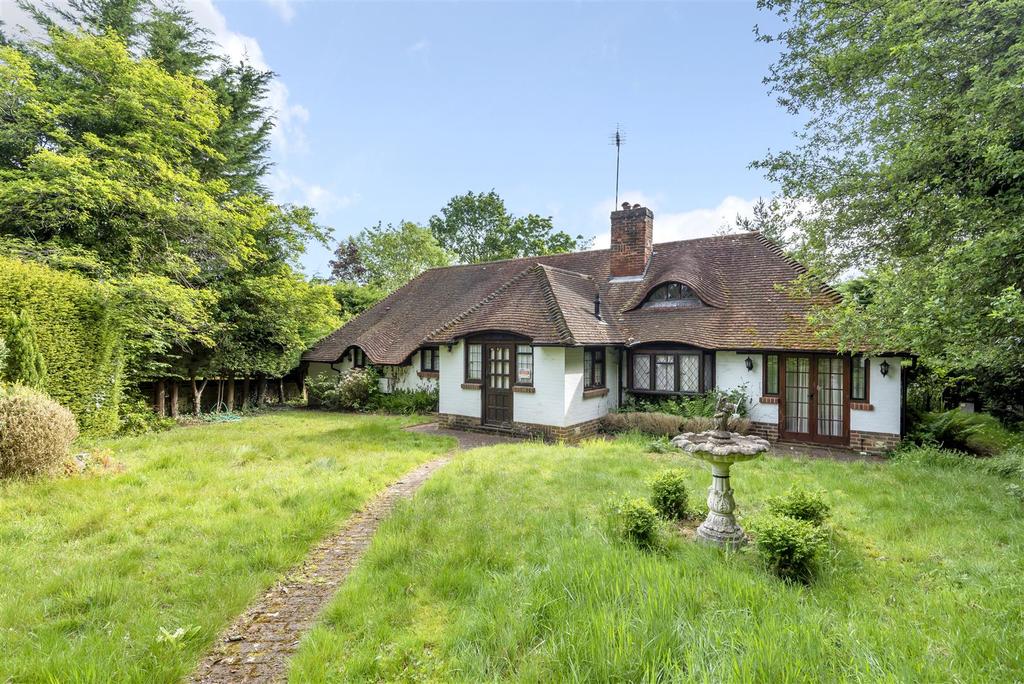 Pine Walk, East Horsley 3 bed bungalow for sale £1,100,000