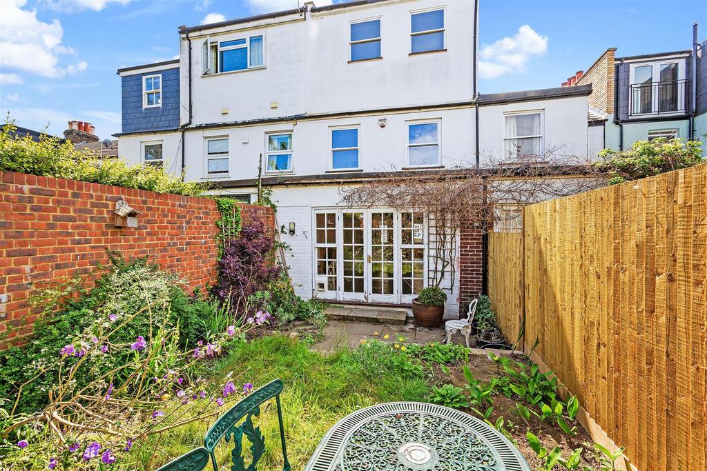 Westfields Avenue, Barnes, SW13 4 bed townhouse £1,375,000